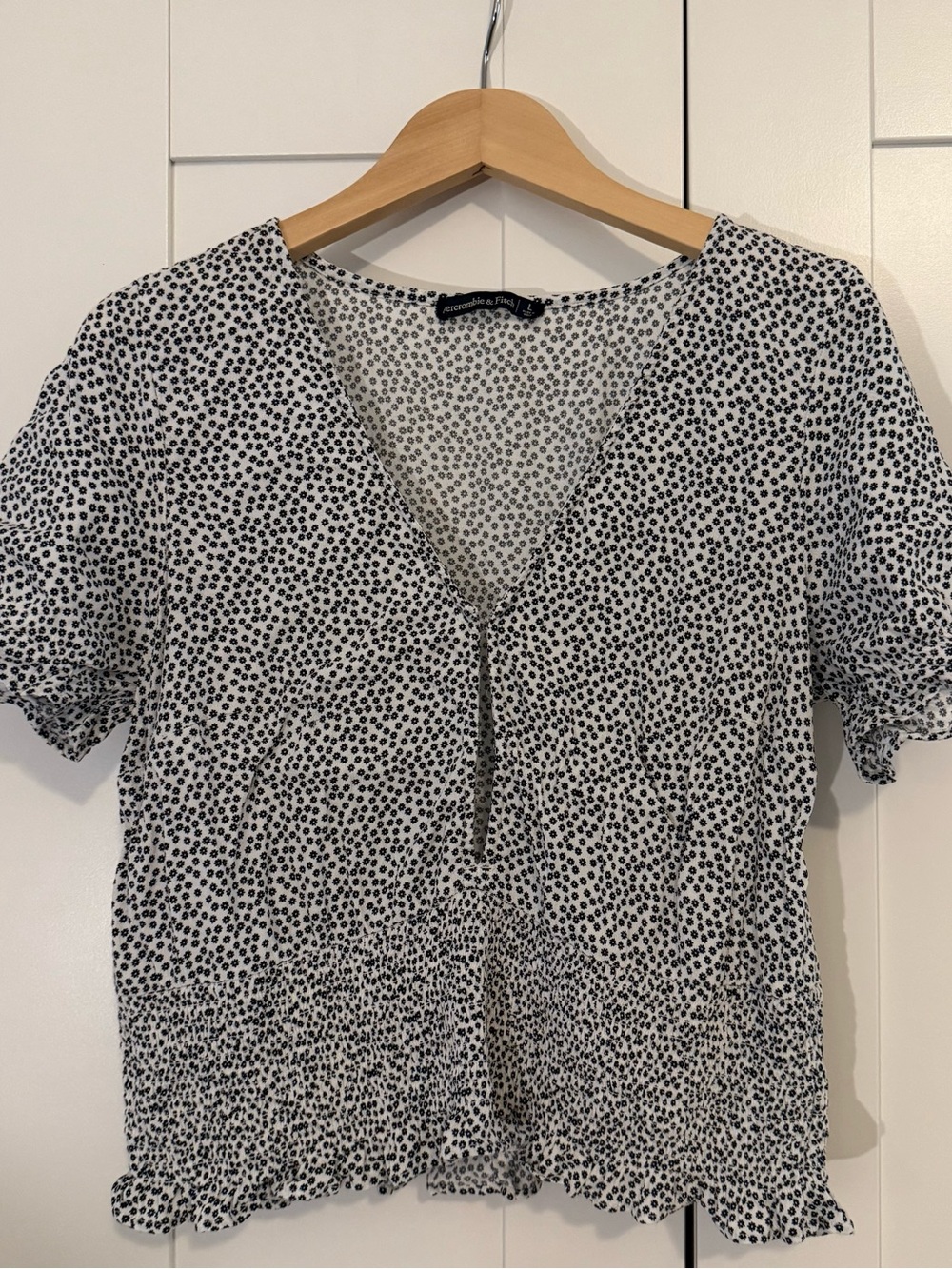 Abercrombie & Fitch Floral Smocked Ruffle Blouse Size L